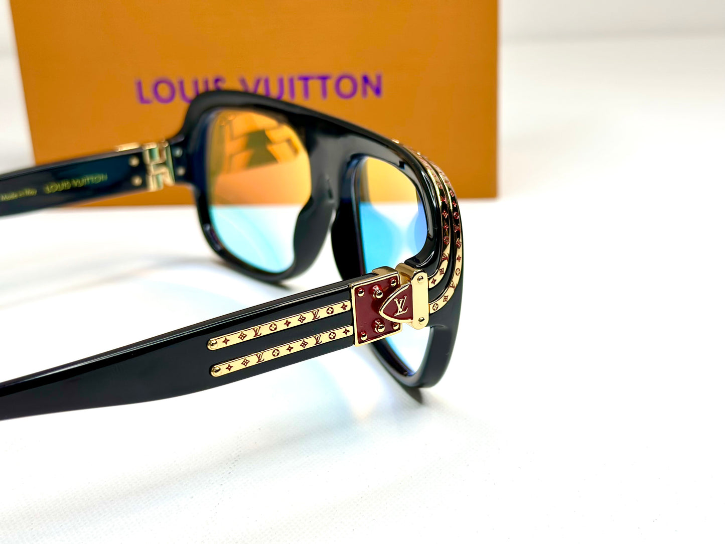 Louis Vuitton 1.0 Milionaires
